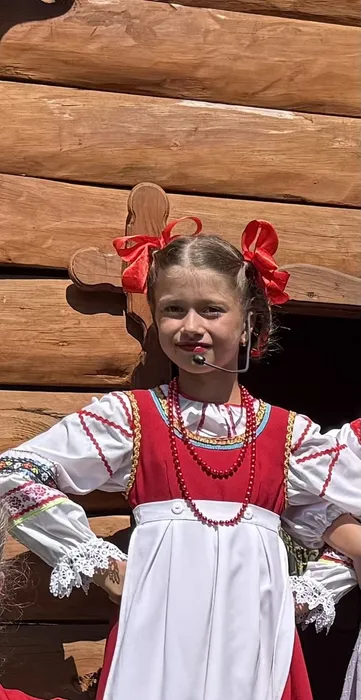 photo_5266990868822953200_y